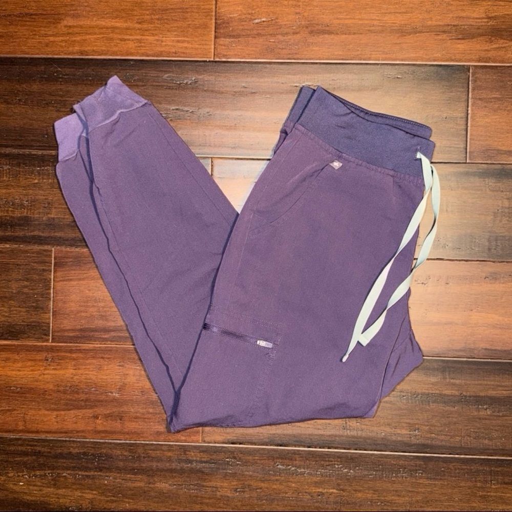 Figs Scrub Joggers - Picture 3 of 4